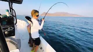 Южный Оман. На джиг дожали свою тяжелую рыбу под вечер