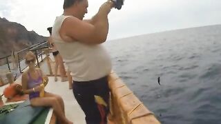 Платный день в Алании - рыбалка в Турции с наживкой и обедом на борту