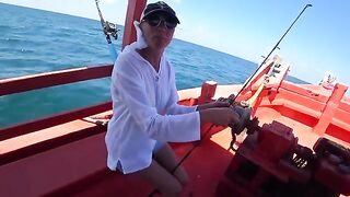 Первый трофей у Паттайи - морская рыбалка в Паттайе с кальмаром