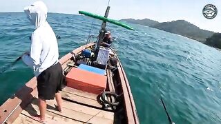 Из-за отлива выехали позже, а к северу от Као Лака день все равно собрался в поппинг и джиг