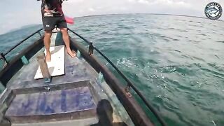 На лодке было больше родни и друзей, чем тишины, а рыба у Као Лака все равно пришла