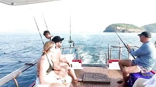 Из отеля нас забрали затемно, а под Пхукетом день быстро перестал быть туристическим