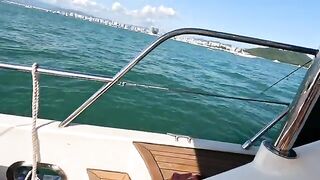 На яхту сел без больших ожиданий, а Санья в тот день запомнилась не рыбой, а самой водой