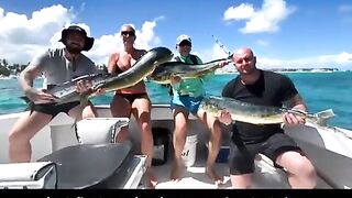 После паузы по погоде - рыбалка в Доминикане на глубоком выходе