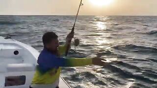 Умм-эль-Кувейн под закат - рыбалка в ОАЭ с первой точки