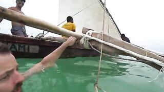 Риф, чанго и местная лодка - рыбалка на Занзибаре