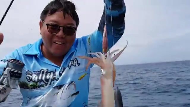 Light jigging у Тиомана - рыбалка в Малайзии при плохой погоде