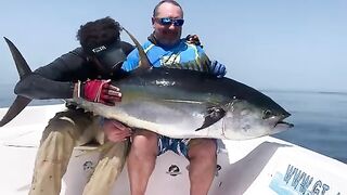 44 кг на палубе - рыбалка в Омане с GT и тунцом