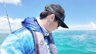 Акулы под снастью и 88F - рыбалка в Флориде на краба с каяка