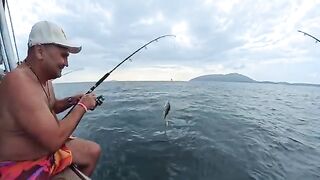 Двухэтажный борт из Чалонга: морская рыбалка на Пхукете