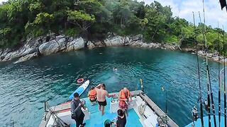 Двухэтажный борт из Чалонга: морская рыбалка на Пхукете