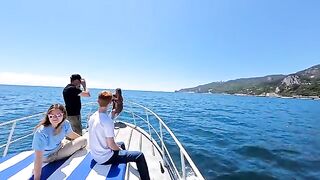 До Ласточкиного гнезда на катере - рыбалка на Черном море у Ялты