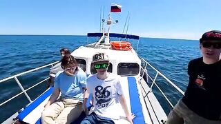 До Ласточкиного гнезда на катере - рыбалка на Черном море у Ялты