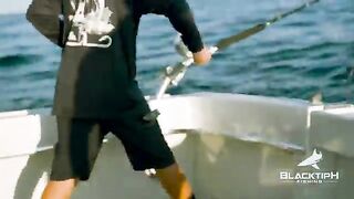 Амберджек на врэке, потом махи-махи и ваху - рыбалка в Майами