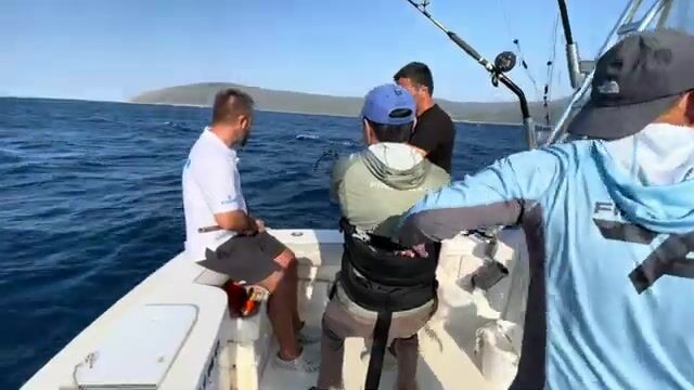 Голубой тунец у Измира с глубины 30-40 м - морская рыбалка в Турции