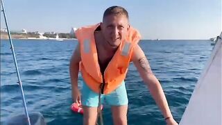 Катер, якорь и ставрида на 16 м - морская рыбалка в Анапе