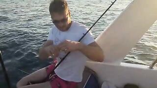 Катер, якорь и ставрида на 16 м - морская рыбалка в Анапе