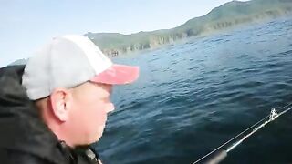 Палтус на 40 м у Итурупа - рыбалка в Тихом океане