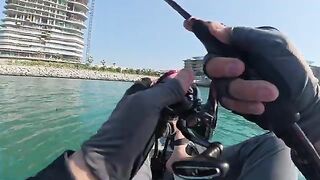 Морская рыбалка в Дубае с каяка: мост, течение и пустые поклевки