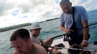 Короткий выход на катамаране и улов сразу на сковороду - морская рыбалка на Кубе