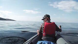 Обратно к Териберке уже против ветра - рыбалка на Баренцевом море с байдарки