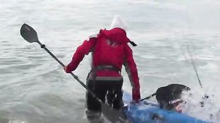 Каяк, эхолот и ставрида в бухте Сухума - рыбалка в Абхазии