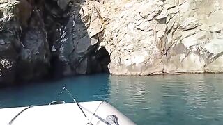 Лодочный выход к Аю-Дагу - рыбалка на Черном море вдоль скал