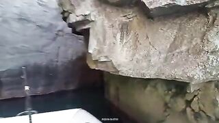 Лодочный выход к Аю-Дагу - рыбалка на Черном море вдоль скал