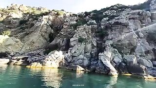 Лодочный выход к Аю-Дагу - рыбалка на Черном море вдоль скал