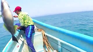 Малая лодка, камни и один GT - рыбалка на Гоа