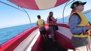 Туристический катер от пляжа - морская рыбалка в Геленджике у Архипо-Осиповки