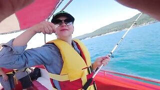 Туристический катер от пляжа - морская рыбалка в Геленджике у Архипо-Осиповки