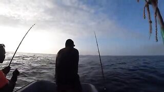 Бензин для чужой лодки и барракуда на обед - рыбалка на Занзибаре