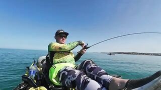 Любимовка, ласкирь и укол ядовитой рыбой - рыбалка в Севастополе с каяка