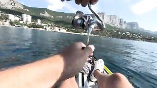 Пеламида с каяка на троллинг и пилькер - рыбалка в Черном море