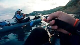 Пять видов и ядовитая рыба - рыбалка на Черном море с сыном на каяке