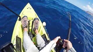 54 lb shibi и бой 1:12 - рыбалка на Гавайях с каяка