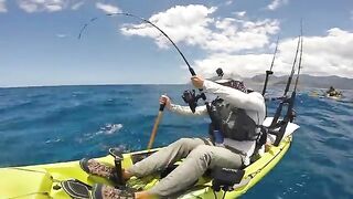 54 lb shibi и бой 1:12 - рыбалка на Гавайях с каяка