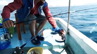 Лодка, улов и обед на воде - рыбалка в Нячанге