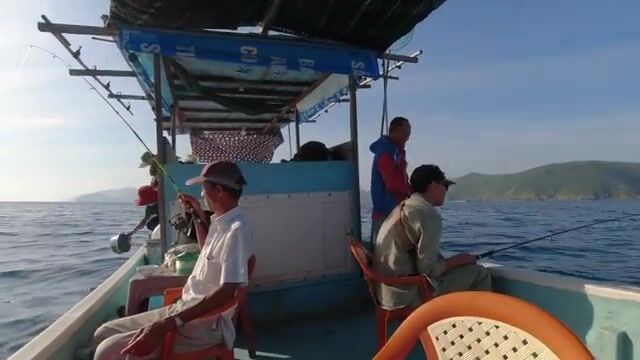 Снасти, улов и обед на воде - рыбалка в Нячанге