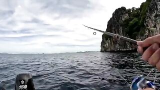 Трофейный kingfish на джиг - рыбалка в Таиланде с лодки