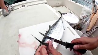 Трофейный kingfish на джиг - рыбалка в Таиланде с лодки