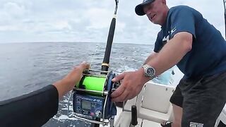 Соревновательный день по тунцу - рыбалка на Сахалине с большого катера