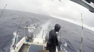 Ливень, малая лодка и ваху - рыбалка на Сейшелах