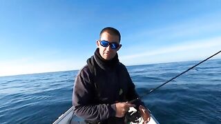 Тяжелый pollack с малой лодки - рыбалка в Англии у Cornwall