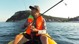 Одна рабочая точка и дорожка с каяка - рыбалка в Геленджике у Джанхота