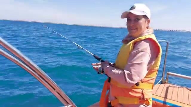 Команда Натальи вышла на морскую рыбалку у Благовещенской