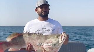 Скоростной катер и рыба на палубе у Месаиида