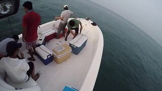 Донный джиг с моторной лодки у Дохи
