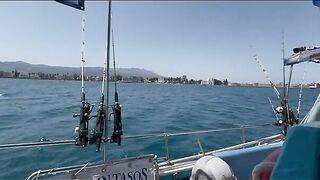 Captain Tasos на рыбалке с лодки у Коса